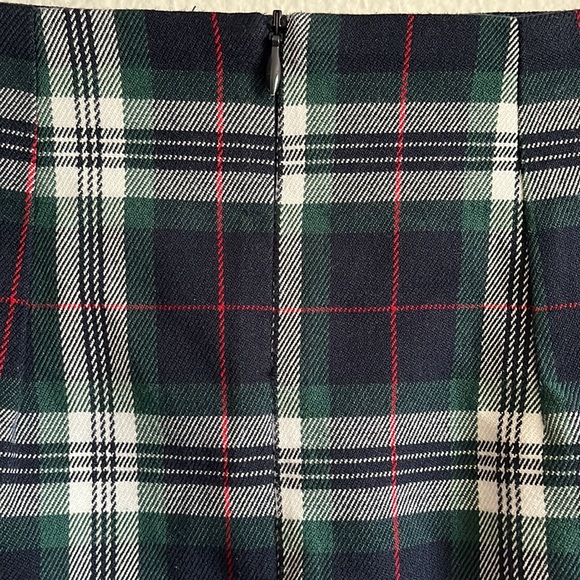 BRANDY MELVILLE plaid skirt - Picture 3 of 4